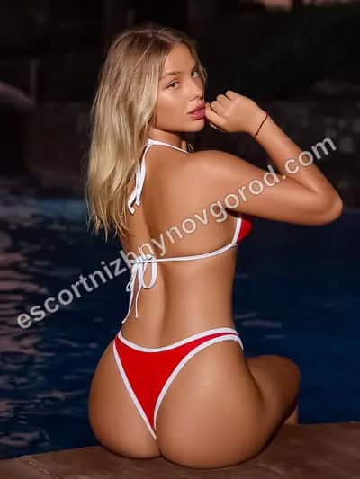 💕Карина💕, 21 — м. Комсомольская