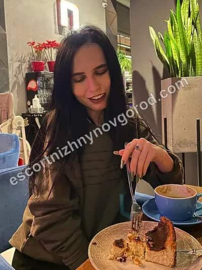 Верочка, 24