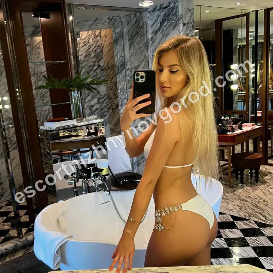 DOMINIKA