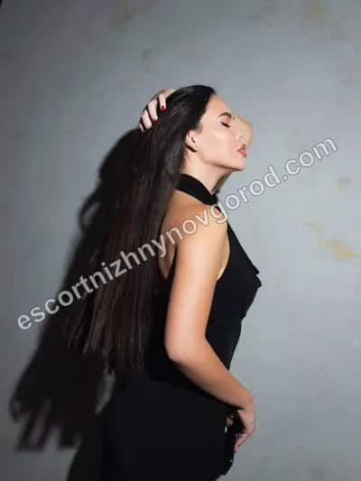 POLINA, 24